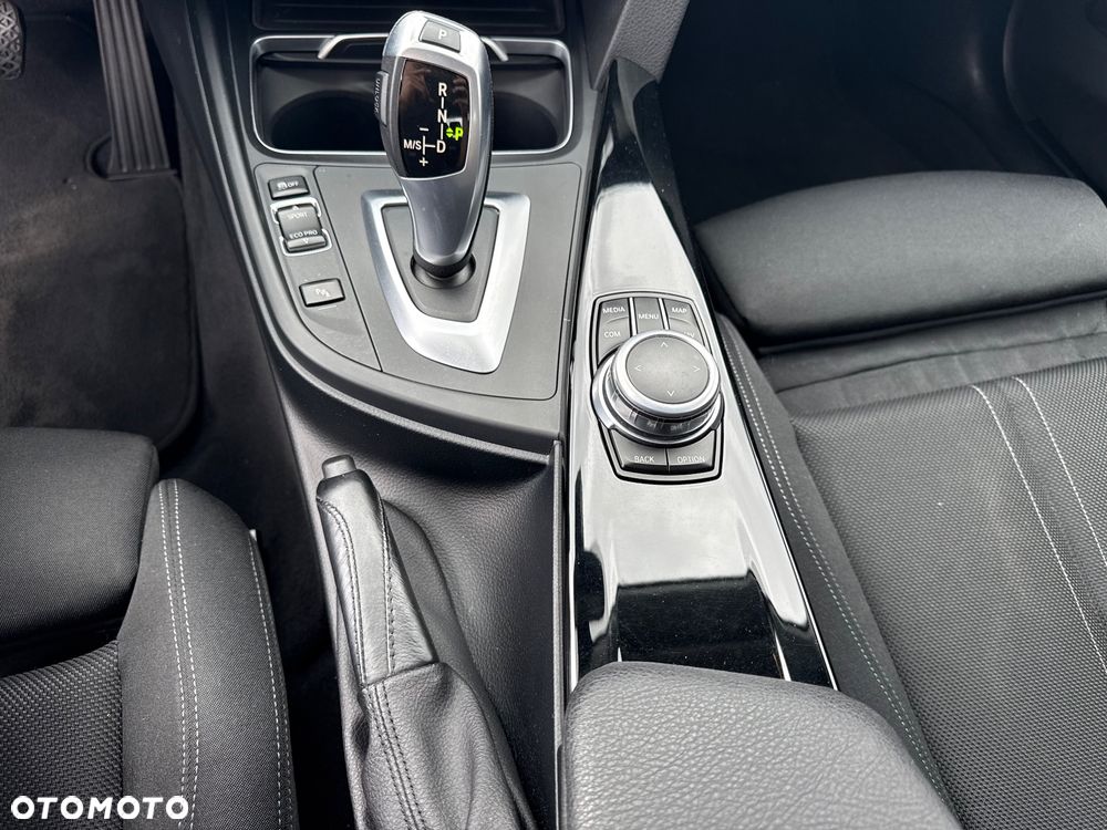BMW Seria 3 320d Edition M Sport Shadow - 28