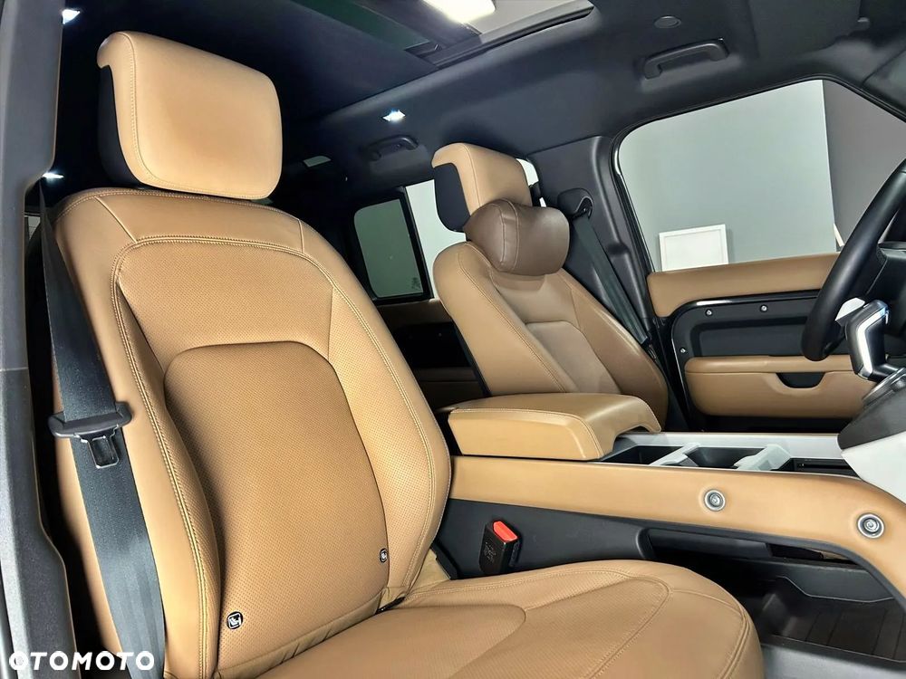 Land Rover Defender 3.0 D250 mHEV X-Dynamic HSE - 37
