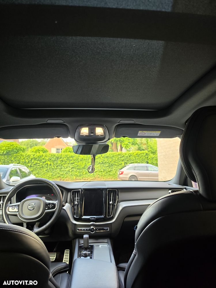Volvo XC 60 T6 AWD Ultra Black Edition - 11