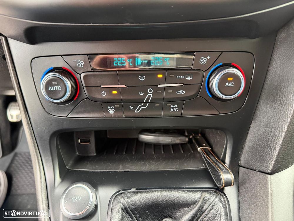 Ford Focus SW 1.0 EcoBoost MHEV ST-Line - 22