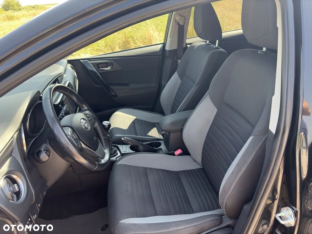 Toyota Auris 1.2 T Selection - 13