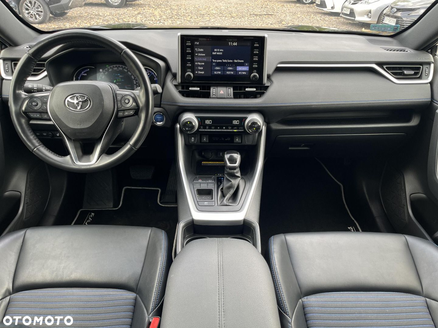 Toyota RAV4 - 8