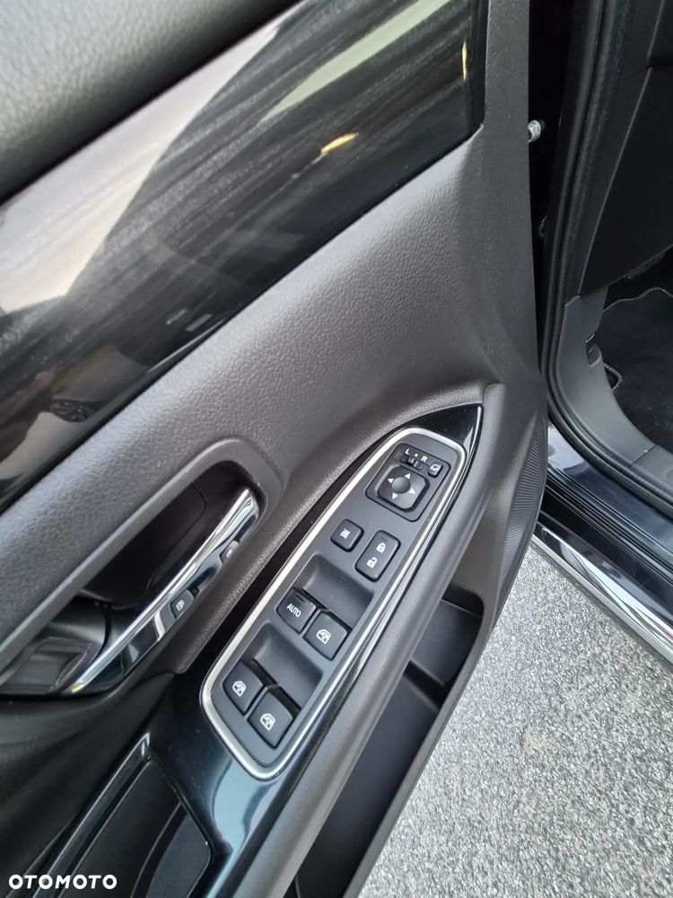 Mitsubishi Outlander - 25