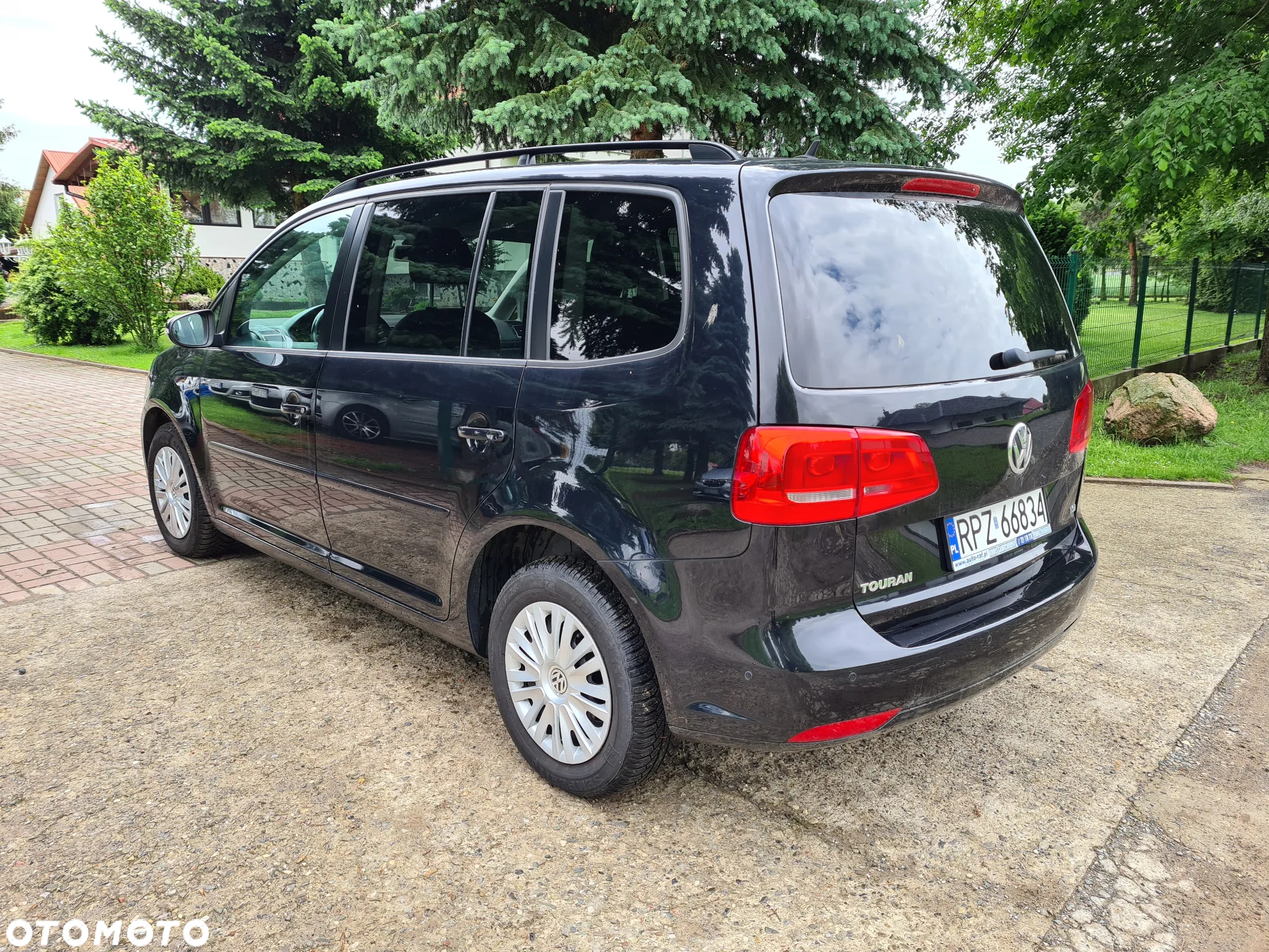 Volkswagen Touran - 16