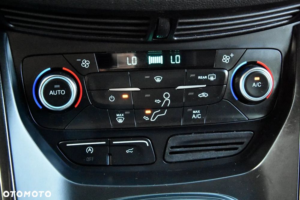 Ford Kuga 2.0 TDCi 4x4 Titanium - 29
