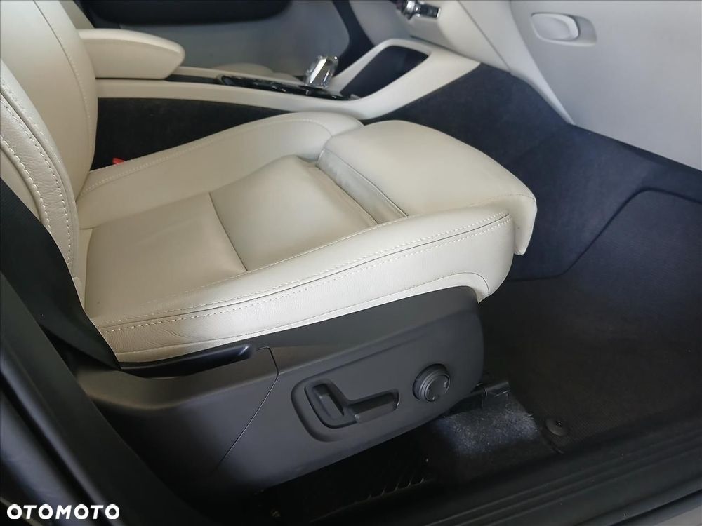 Volvo XC 40 - 34