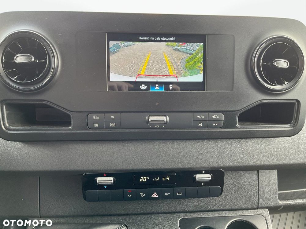 Mercedes-Benz Sprinter - 24