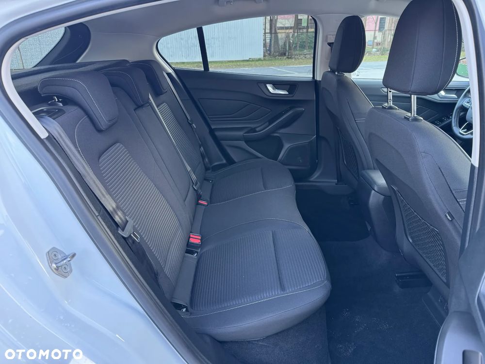 Ford Focus 1.0 EcoBoost Hybrid TITANIUM - 11