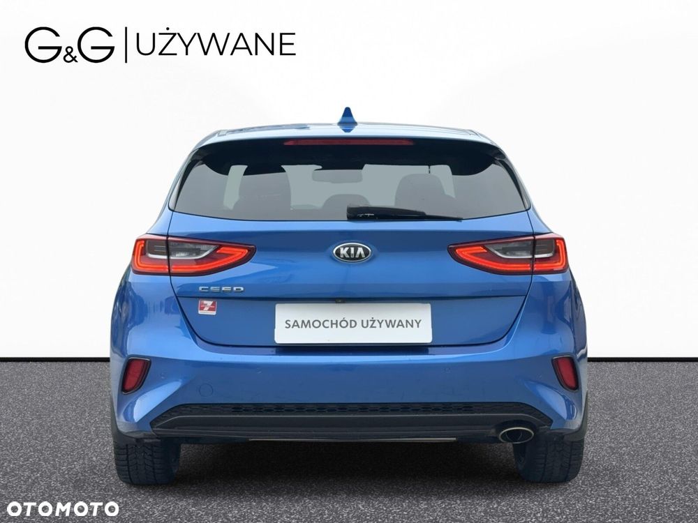 Kia Ceed - 12