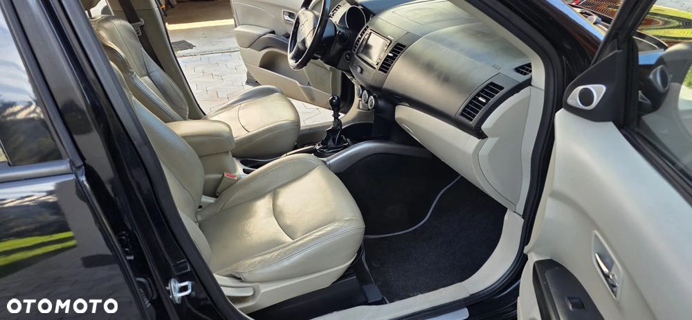 Mitsubishi Outlander 2.2 DI-D 4WD Instyle - 9