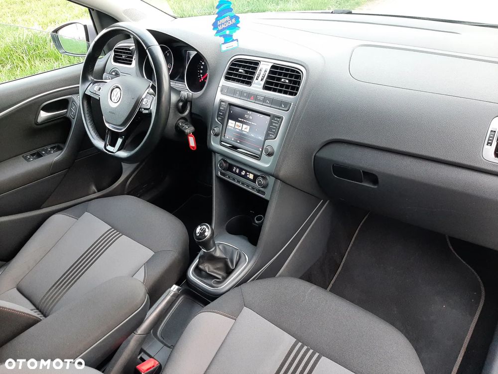 Volkswagen Polo 1.2 TSI Blue Motion Technology Allstar - 9
