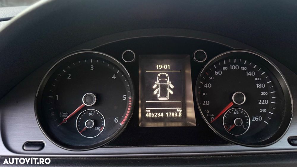 Volkswagen Passat - 12