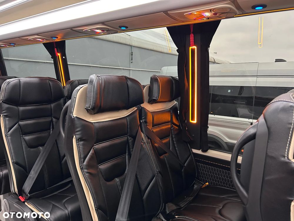 Mercedes-Benz Sprinter 519 - 23