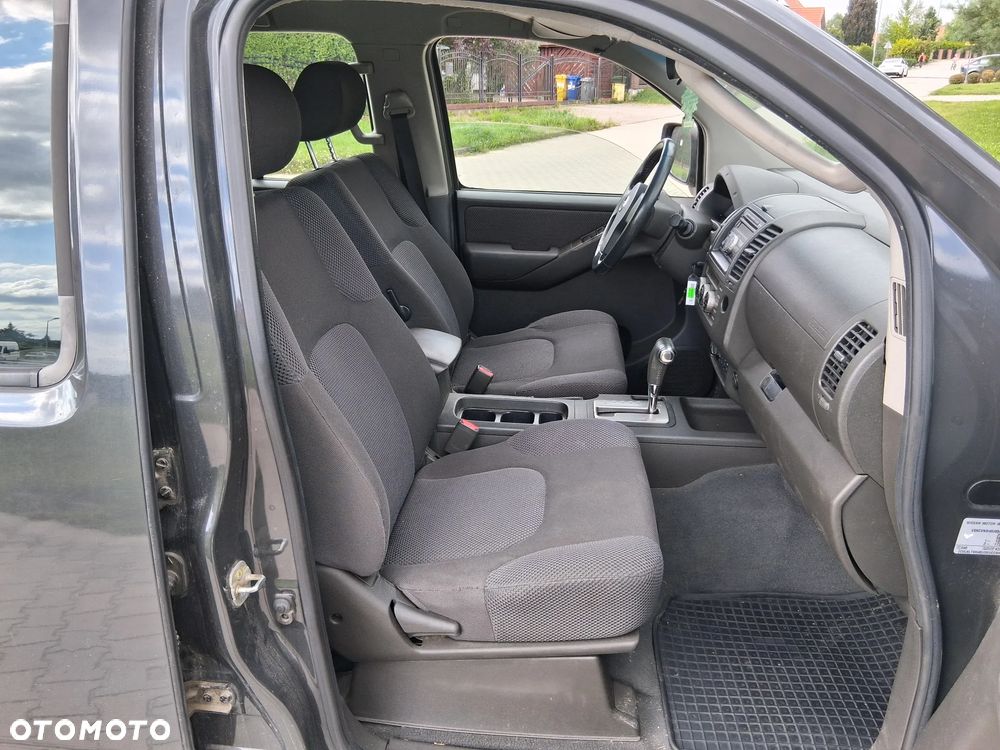 Nissan Navara Autm Premium - 8