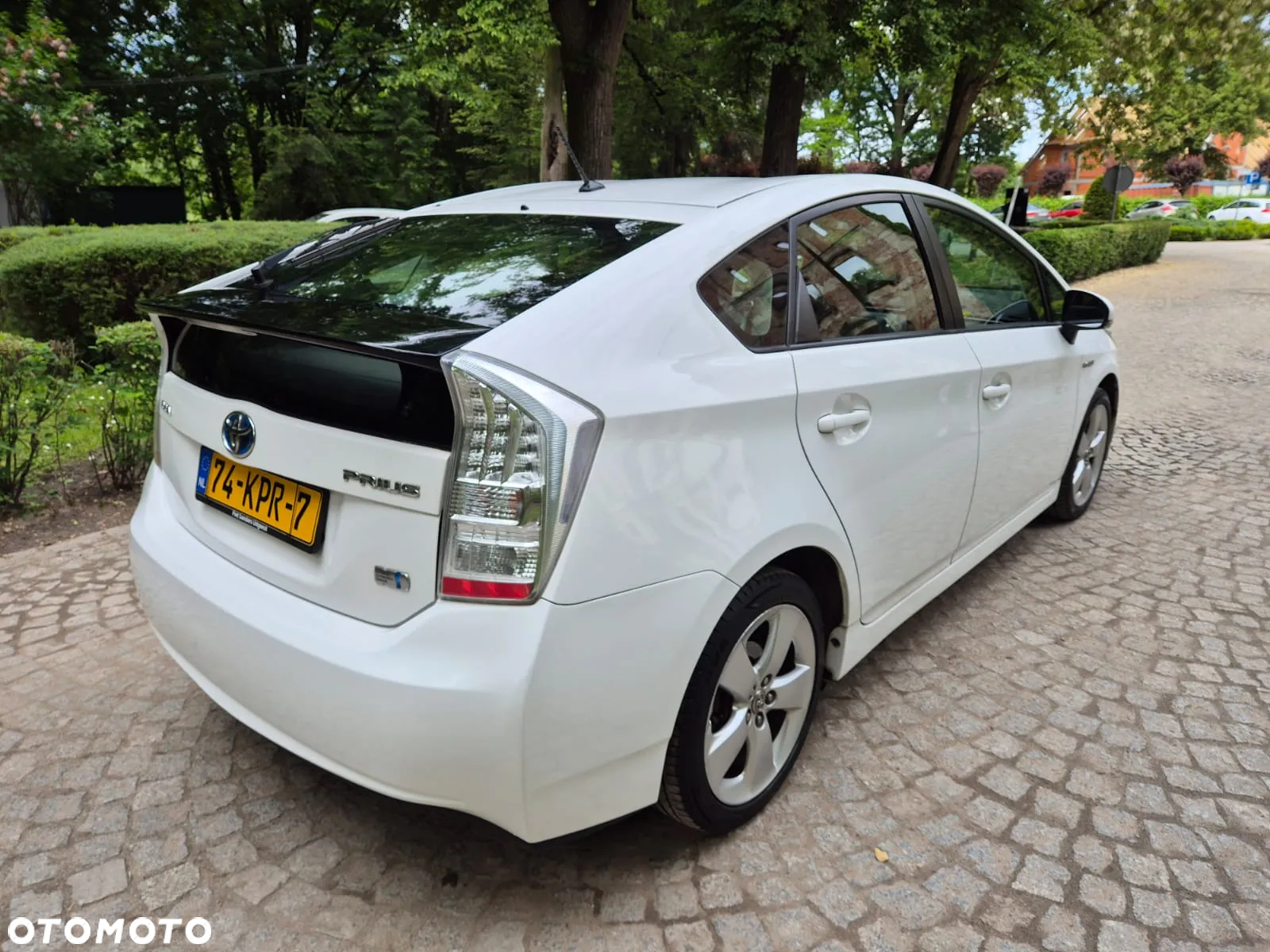 Toyota Prius (Hybrid) Executive - 5