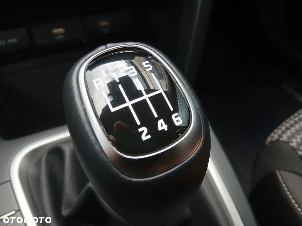 Kia Ceed 1.5 T-GDI M - 25