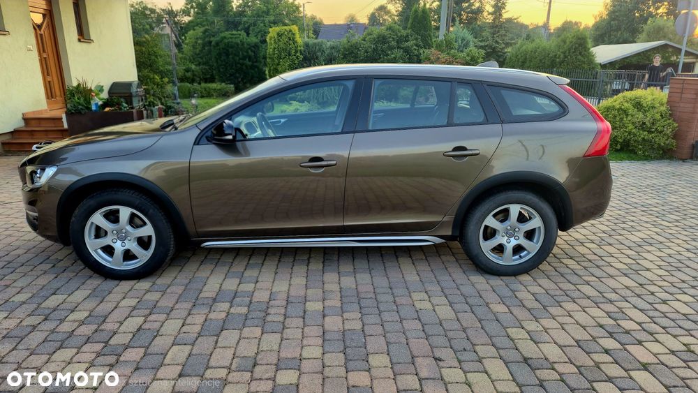 Volvo V60 Cross Country - 4