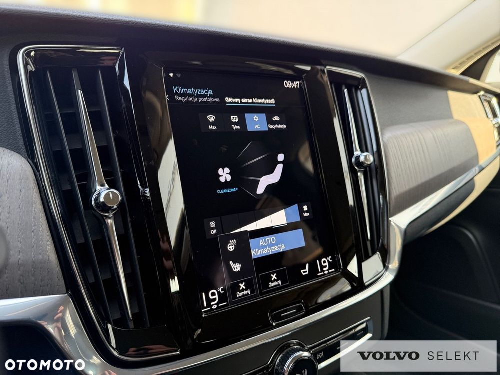 Volvo V90 Cross Country - 24