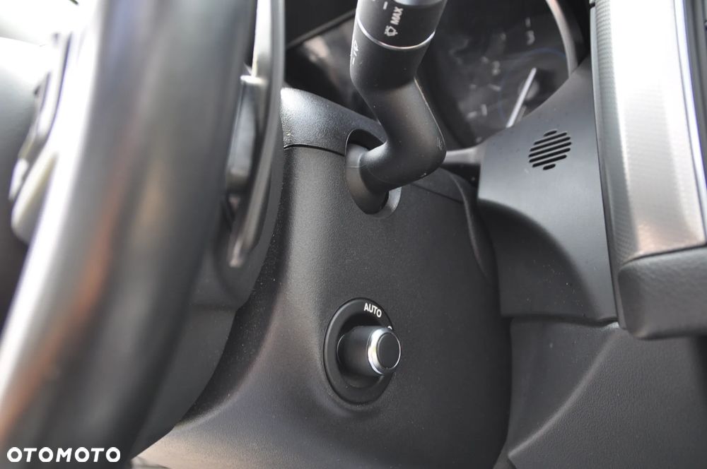 Jaguar XF 20d R-Sport - 33