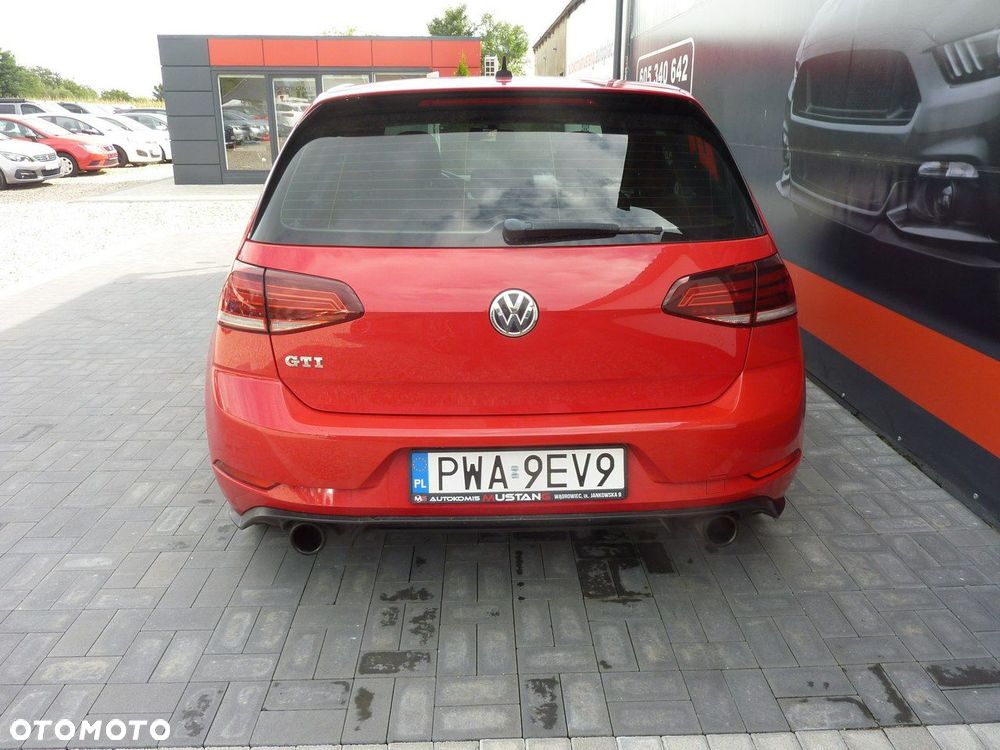 Volkswagen Golf - 5
