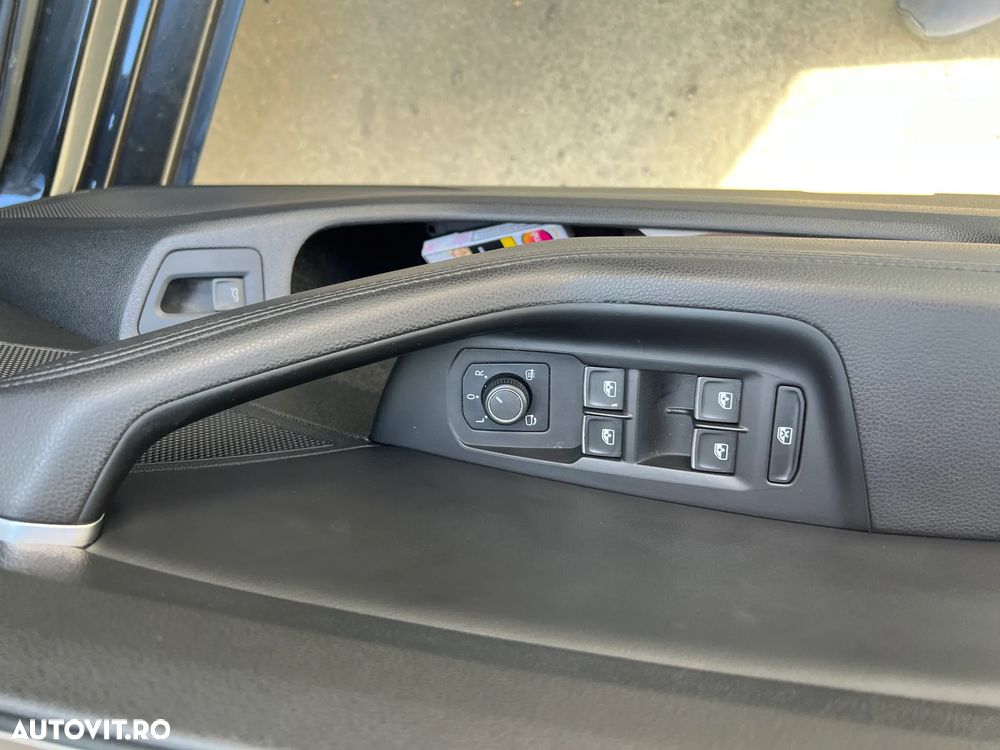 Volkswagen Passat - 16