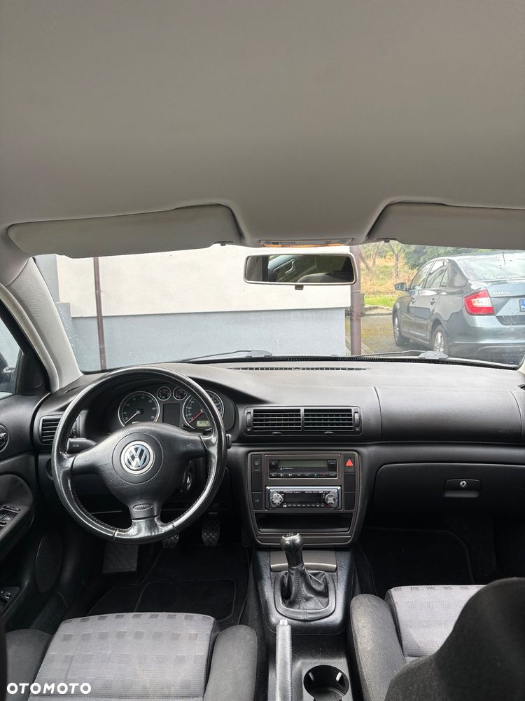 Volkswagen Passat 1.6 Trendline - 8