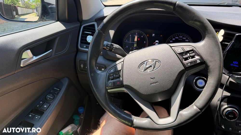 Hyundai Tucson 2.0 CRDI 4WD 6AT Luxury Pack+ - 9