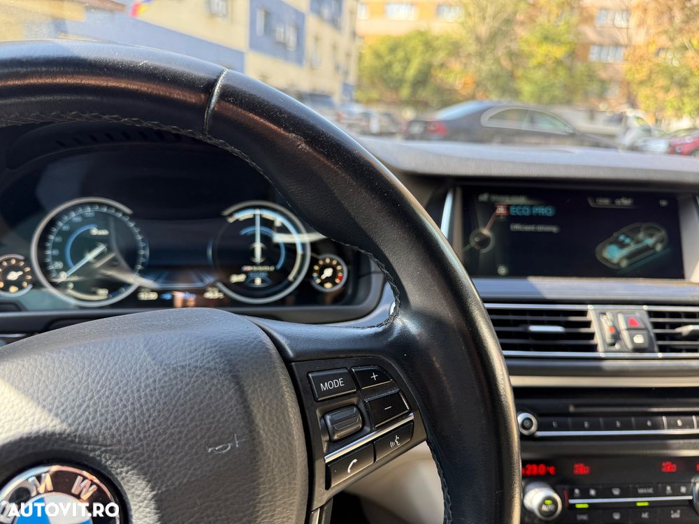 BMW Seria 5 520d Aut. Luxury Line - 11