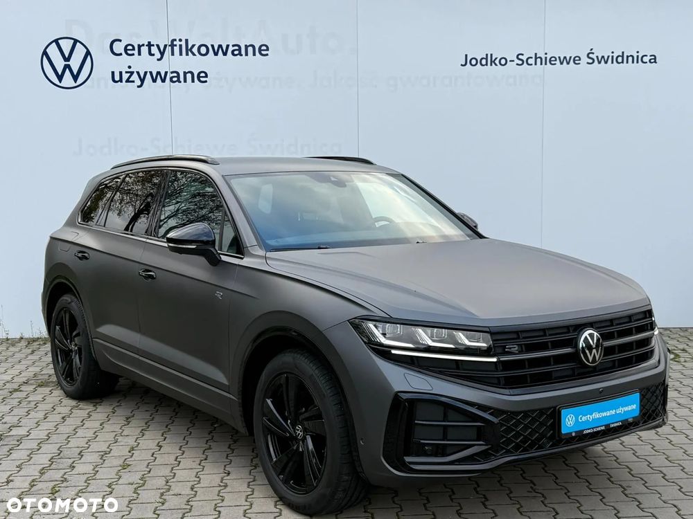 Volkswagen Touareg 3.0 V6 TDI 4Motion R-Line - 2