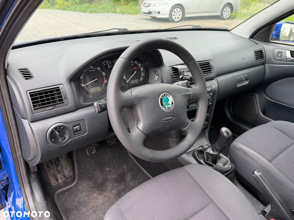 Skoda Octavia 1.6 Tour - 22