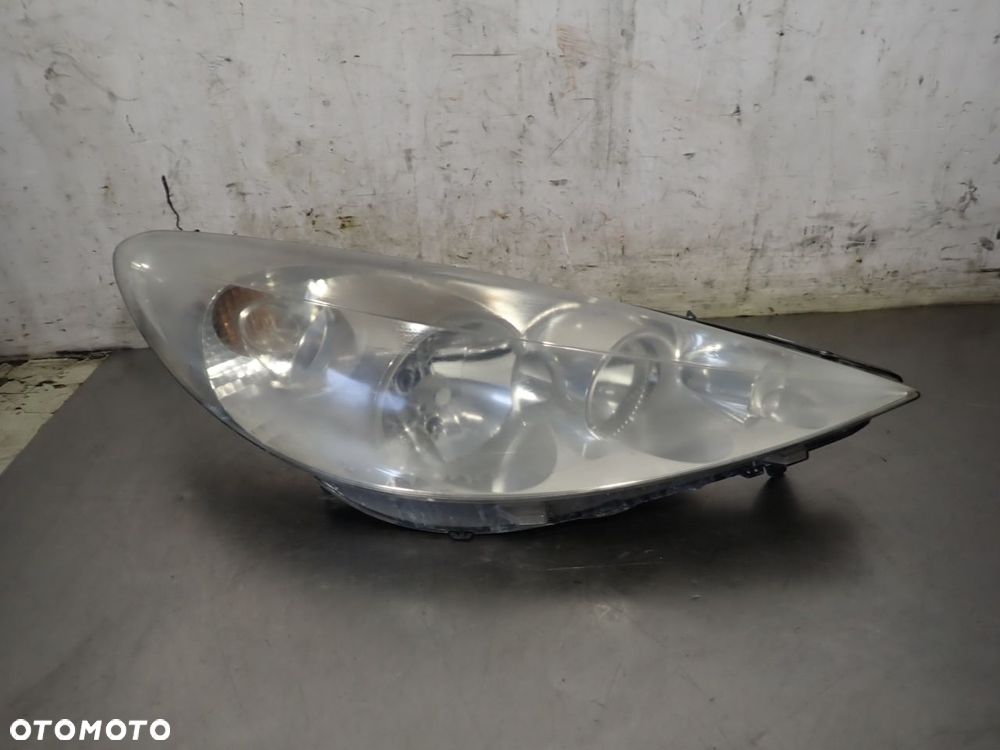 LAMPA PRAWA PRZEDNIA PEUGEOT 206 + 1.4 HDI 9686606280 - 1
