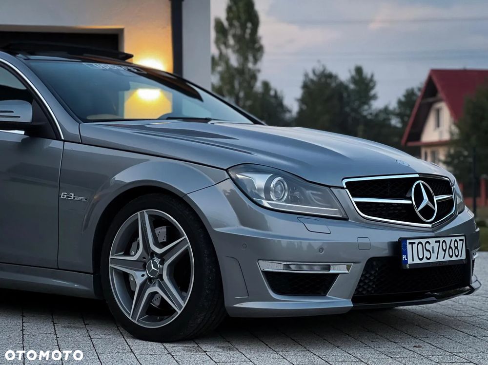Mercedes-Benz Klasa C 63 AMG AMG SPEEDSHIFT MCT AMG Performance Package - 9