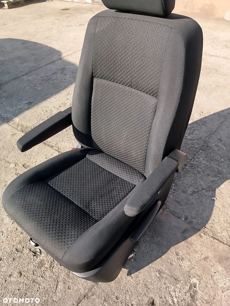 Fotel kierowcy VW T6 KUTAMO podłokietniki podgrzewany - 5
