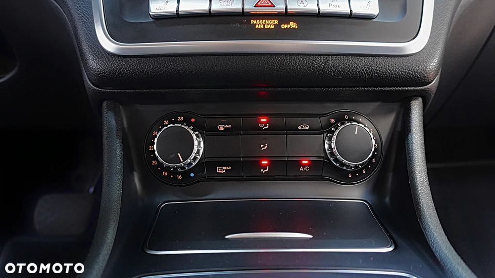 Mercedes-Benz CLA 220 4-Matic - 20