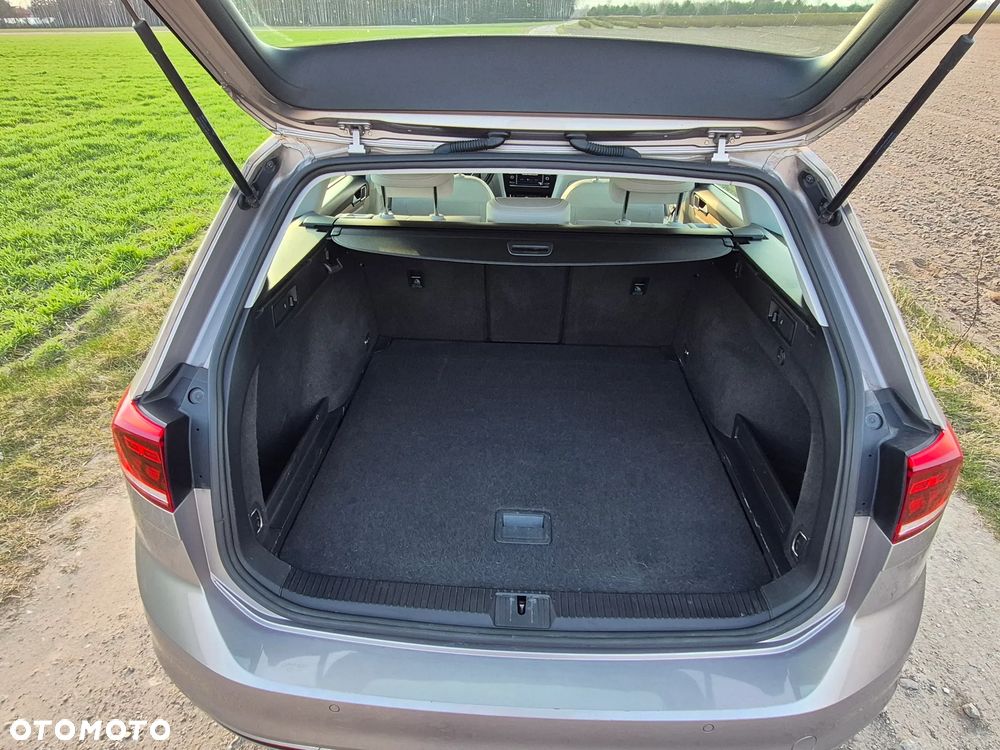 Volkswagen Passat 2.0 TDI 4Mot Elegance DSG - 23