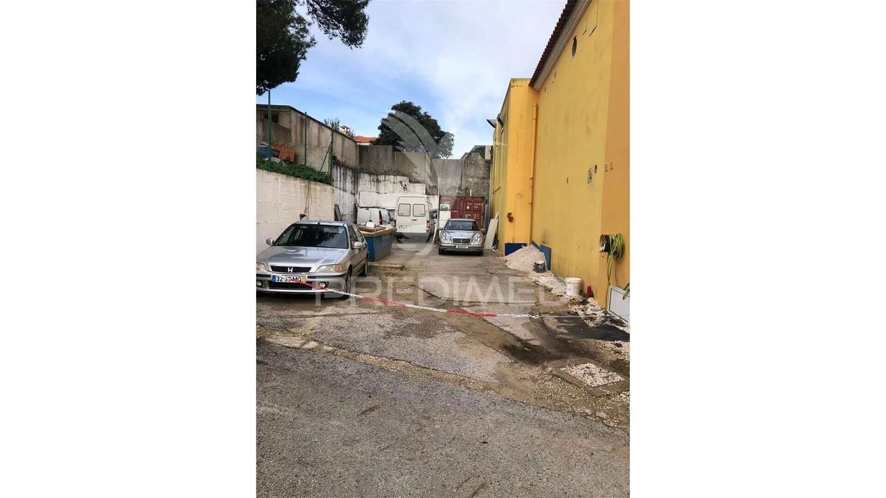 Propriedade com grande terreno em Albarraque - Grande imagem: 4/4