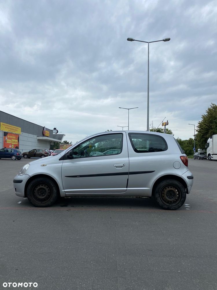 Toyota Yaris 1.3 Blue - 24