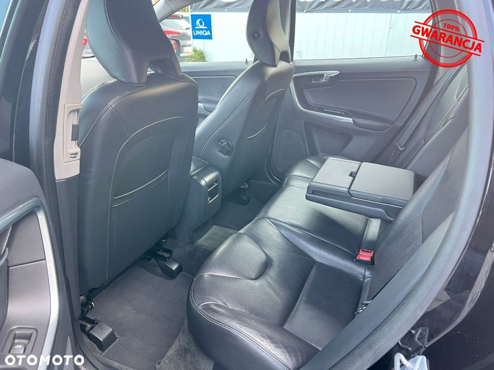 Volvo XC 60 D5 AWD R-Design Summum - 19