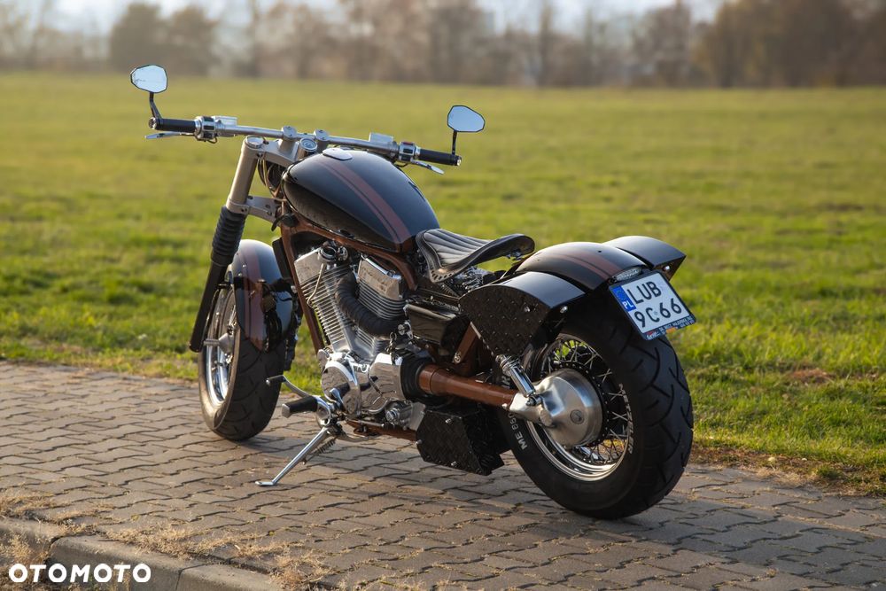 Suzuki Intruder - 4