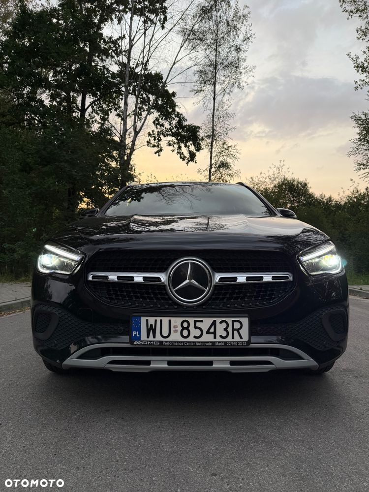 Mercedes-Benz GLA 200 Business Edition - 1