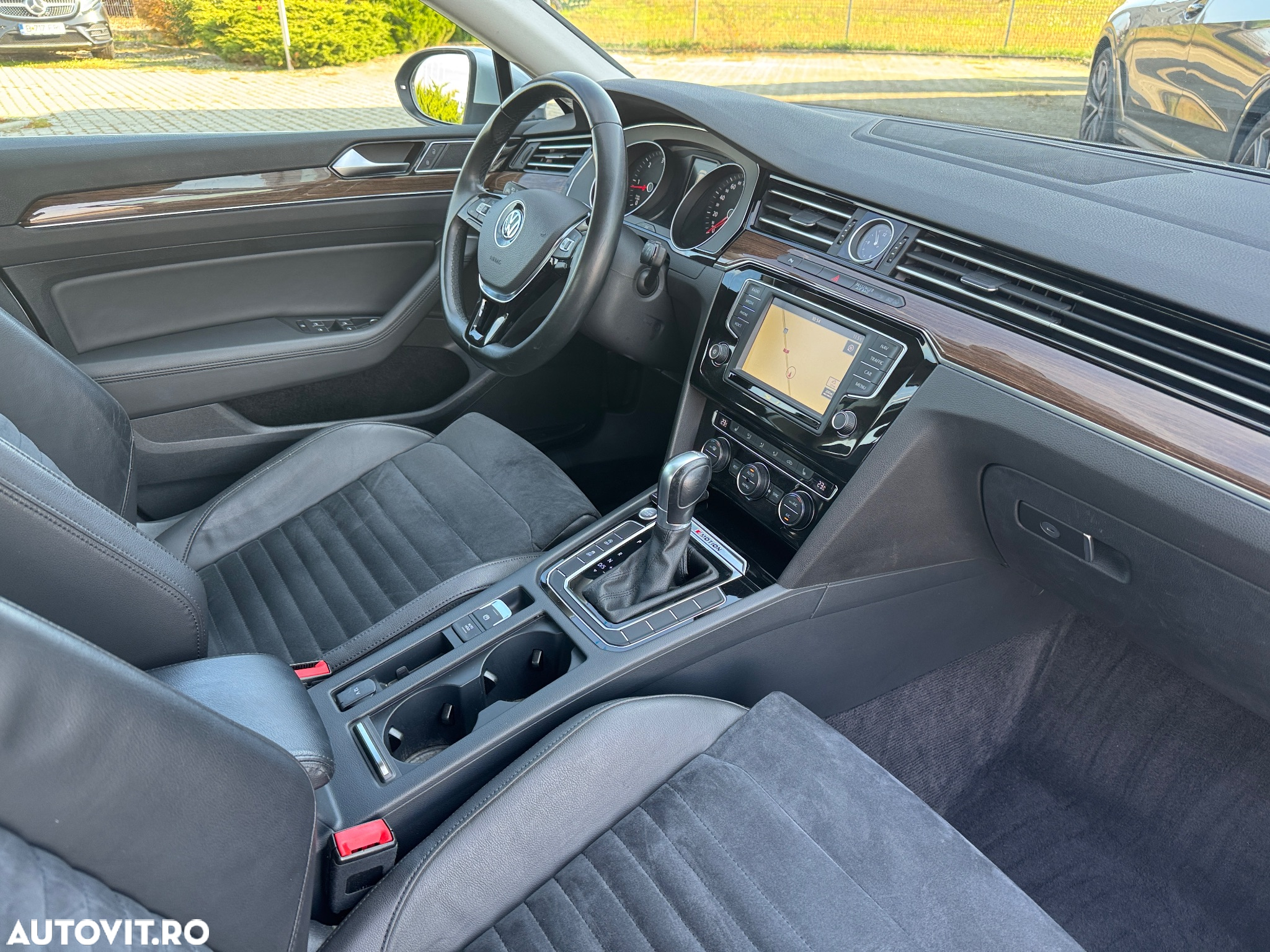 Volkswagen Passat 2.0 TDI DSG 4Motion Highline - 16