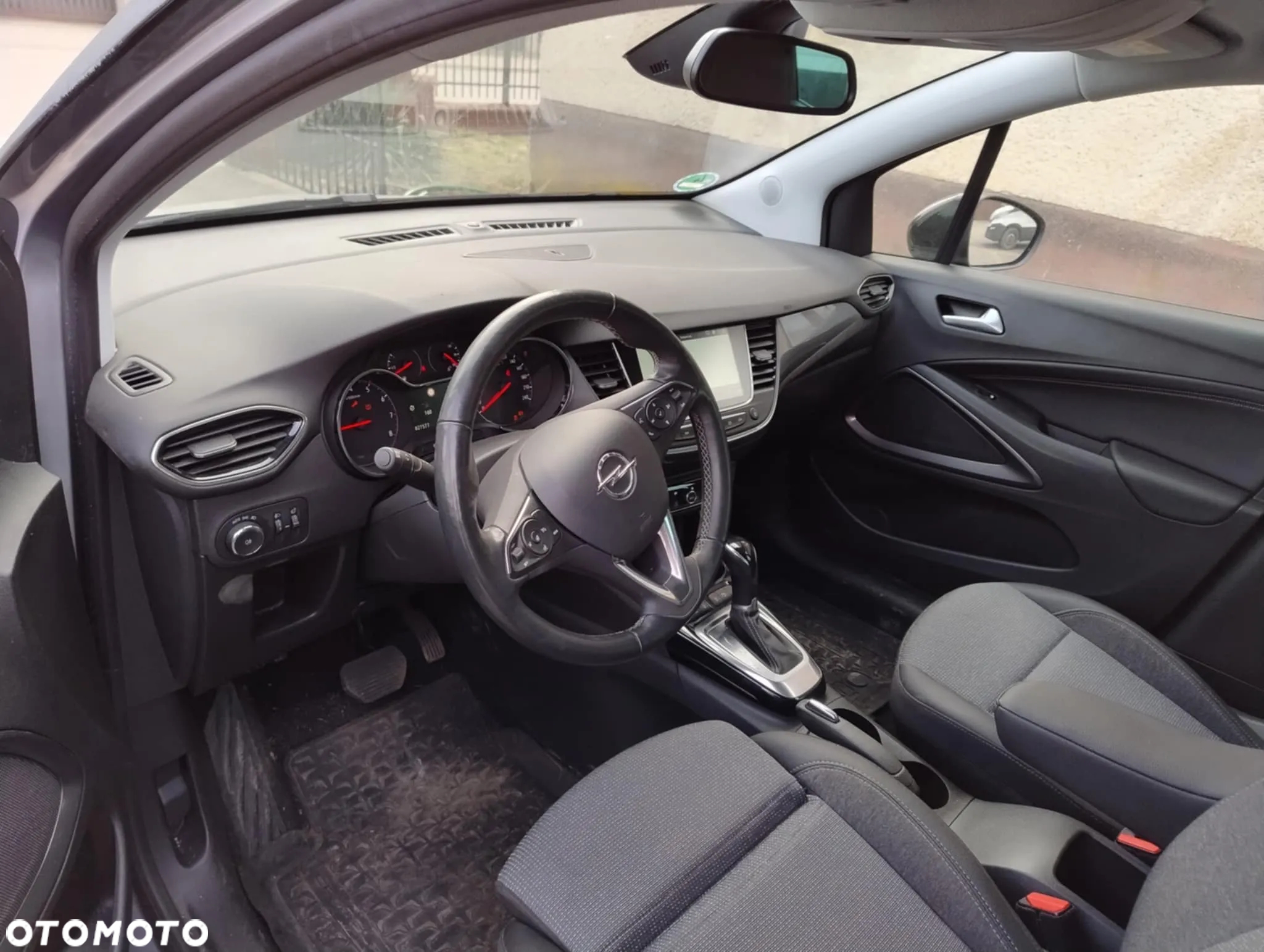 Opel Crossland X - 18