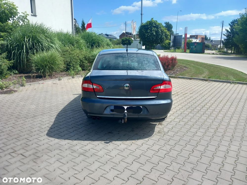 Skoda Superb 2.0 TDI Ambition - 4