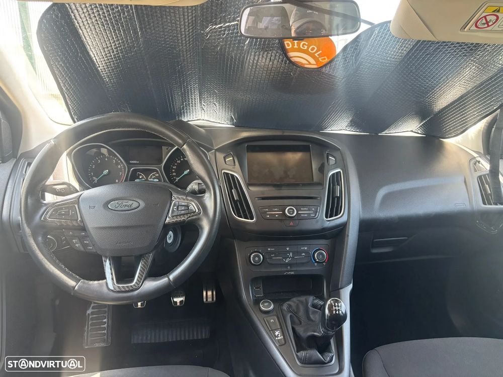 Ford Focus 1.0 EcoBoost S&S - 14