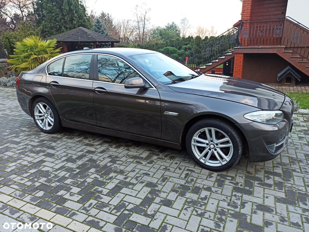 BMW Seria 5 520d Luxury Line - 10
