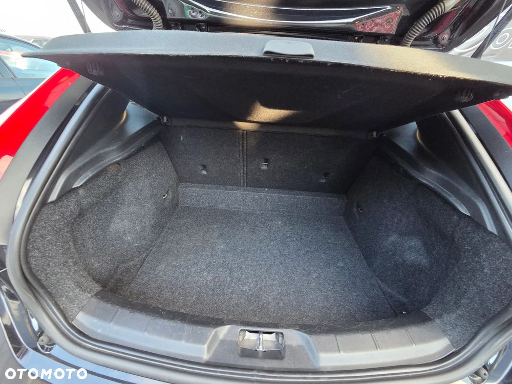 Volvo V40 D4 Drive-E R-Design Kinetic - 32