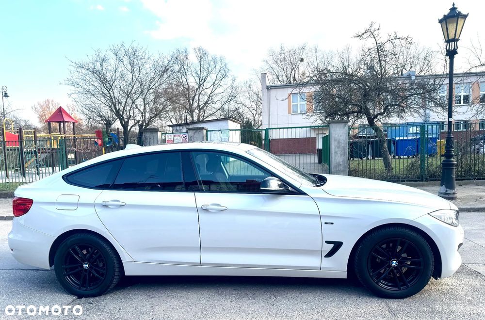 BMW Seria 3 320i Sport Line - 15
