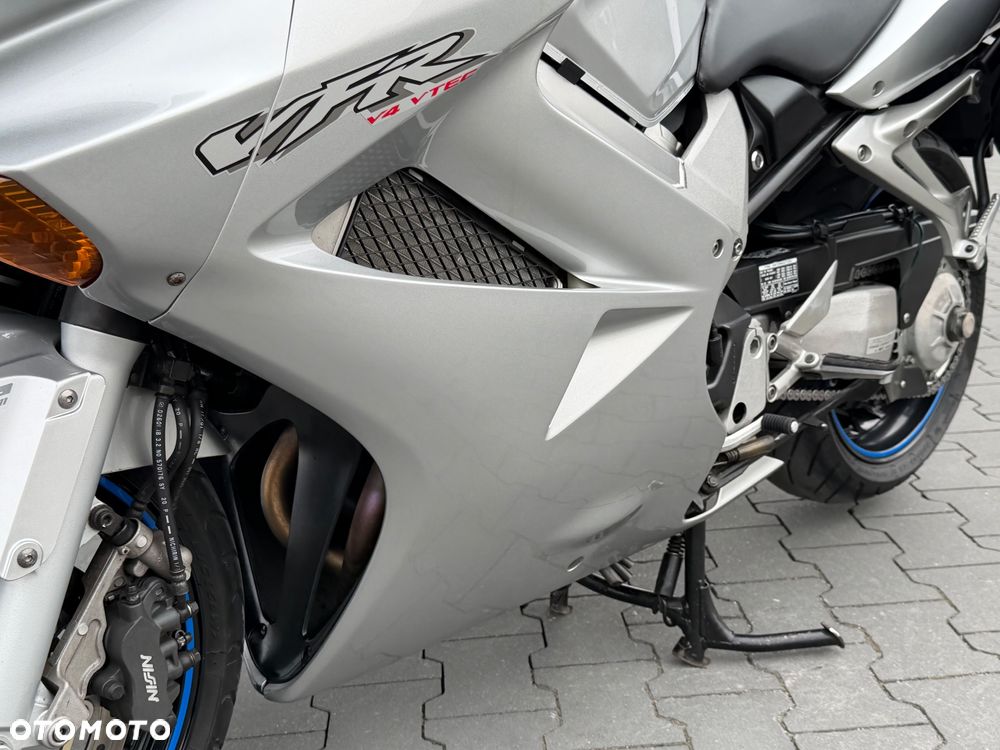 Honda VFR - 38