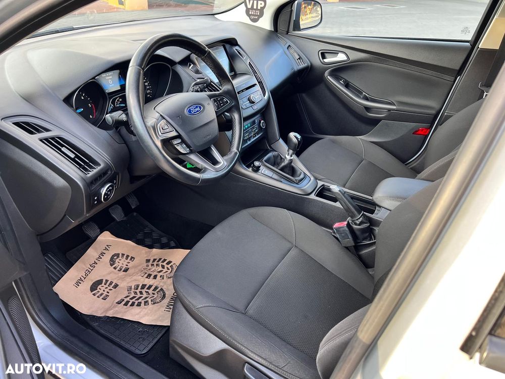 Ford Focus 1.6 TDCi DPF Start-Stopp-System SYNC Edition - 17