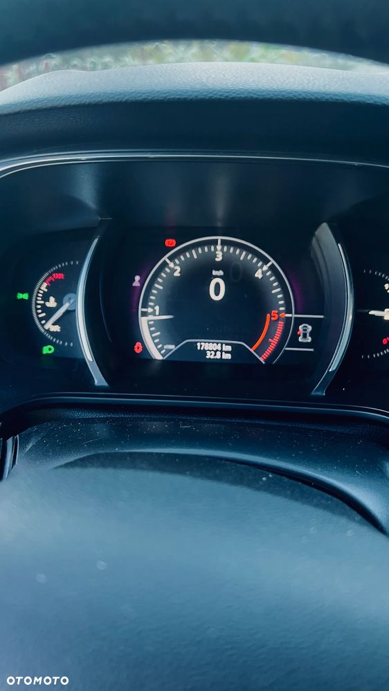 Renault Megane 1.5 dCi Zen - 12